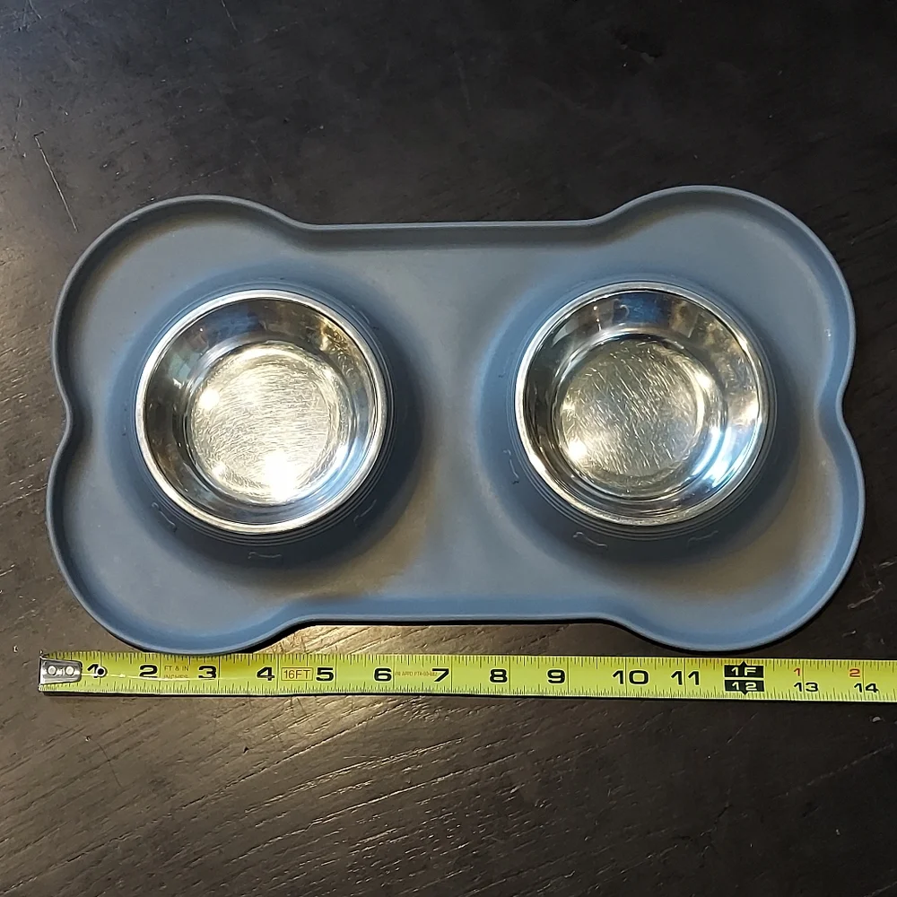 Small Stainless Steel Pet Bowl With No Spill Skid Resistant Silicone Mat